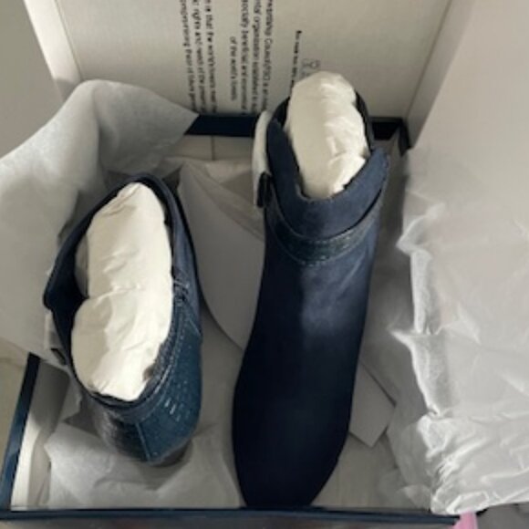 Karen Scott Ankle boots Navy Suede and crocodile - Picture 1 of 3